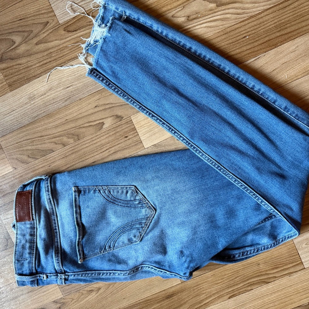 Hollister 9R ripped jeans - Picture 2 of 3